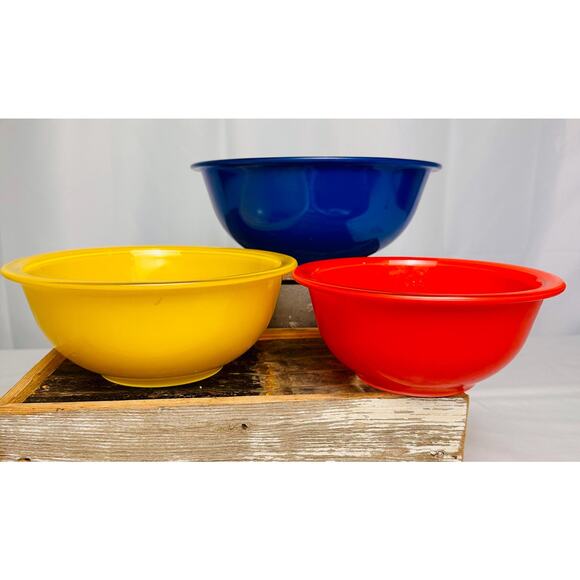 Pyrex 1980s Vintage Primary Color 3 bowl mixing set clear bottoms